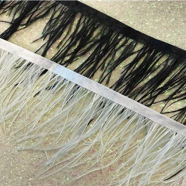 pluma_sintetica_importada_preto_branco